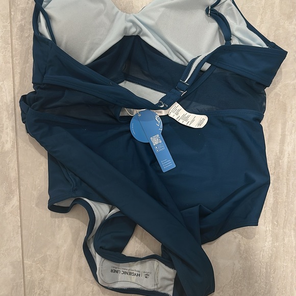 Bathing suit - one piece , brand new - Picture 3 of 3